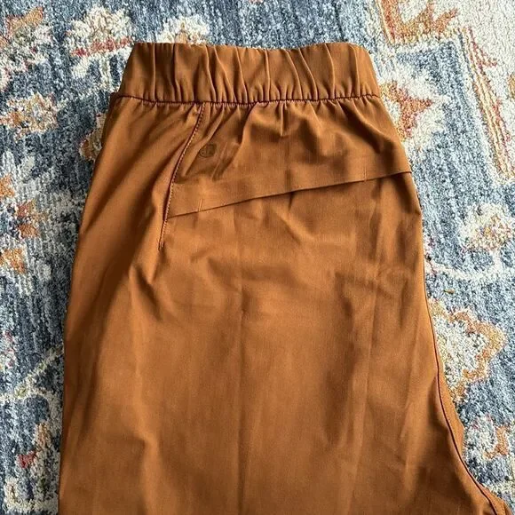 Lululemon joggers - Picture 2 of 3